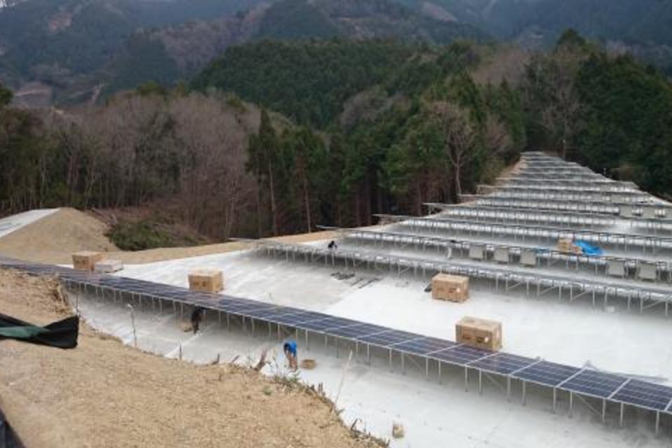 太陽光造成土間コンクリート打設工事の画像